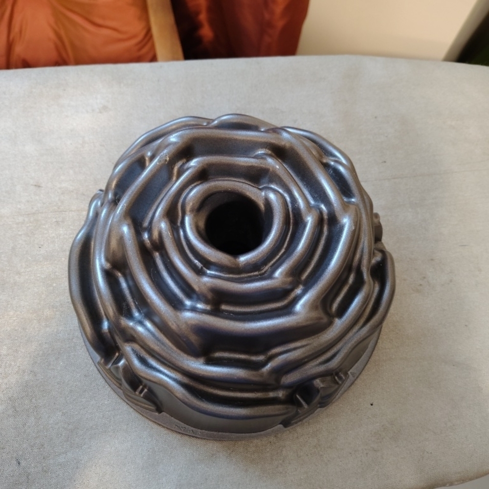 Nordic Ware Metallic Rose Bundt Pan